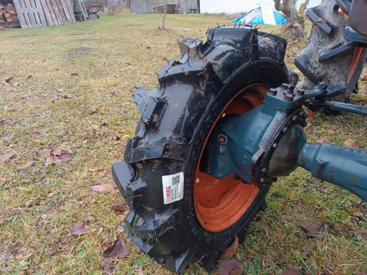 Kubota B 7000 - 4 x 4 - 6