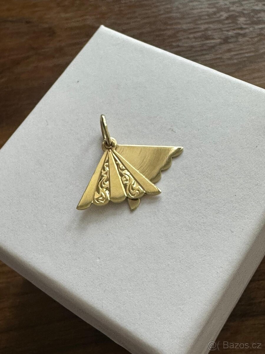 Zlatý přívěsek - 6
