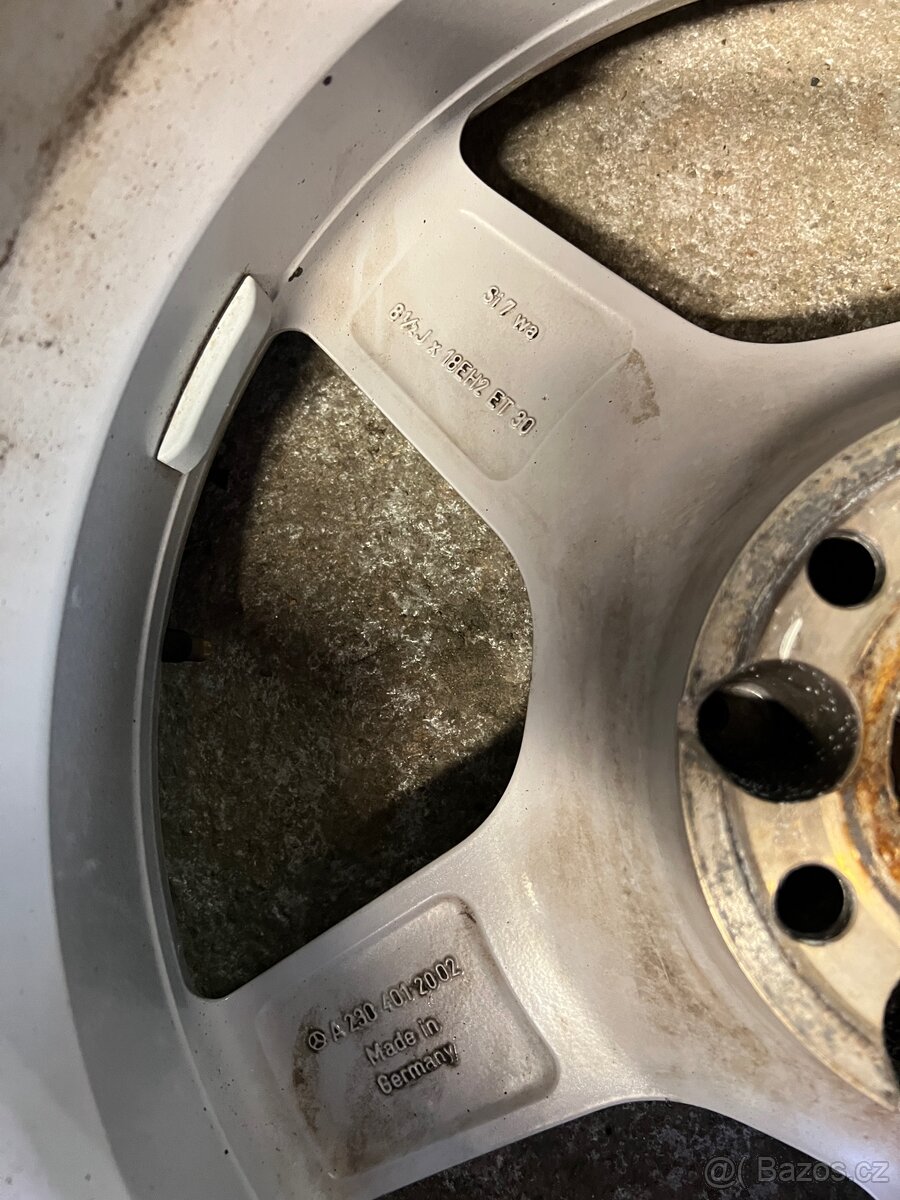 Mercedes Benz AMG kola R18 - 6