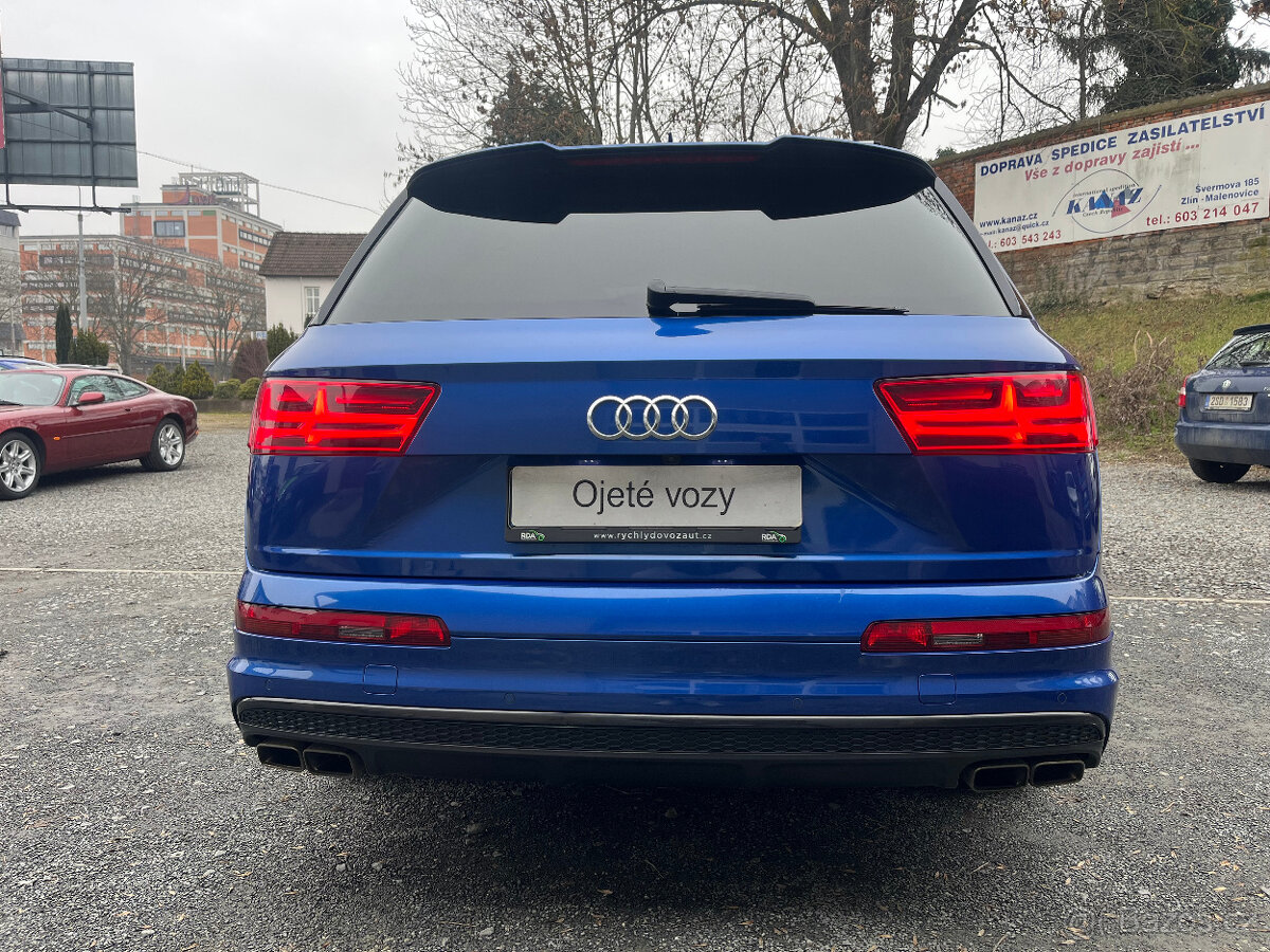 AUDI SQ7 4,0 D V8 320 Kw 7 MÍST PANORAMA - 6