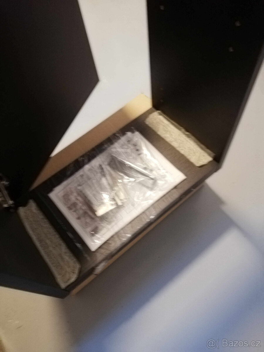 Koupelnová skříňka s umyvadlem - 6