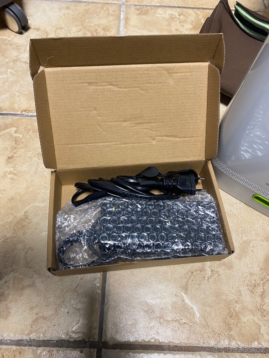 Nejlehčí mobilní kyslíkový přístroj Philips MINI GO - 6