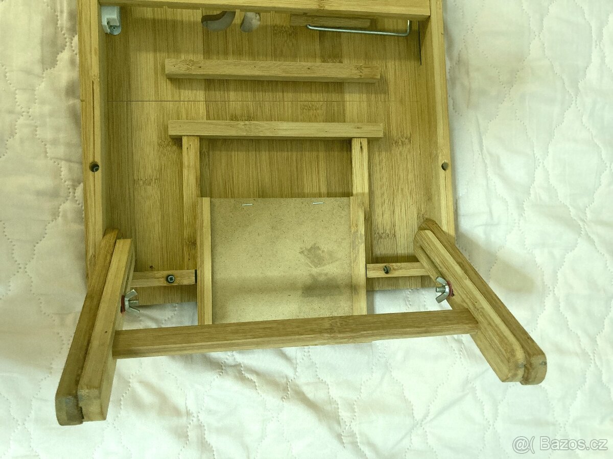 Prodám skládací stolek pod notebook, asi bambusový - 6