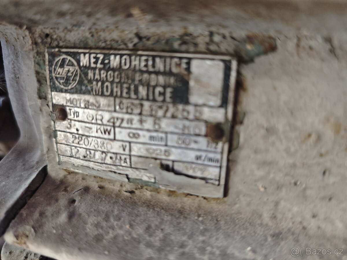 Kompresor Atmos K15 + tlaková nádoba (cca 2 500 l)
- 6