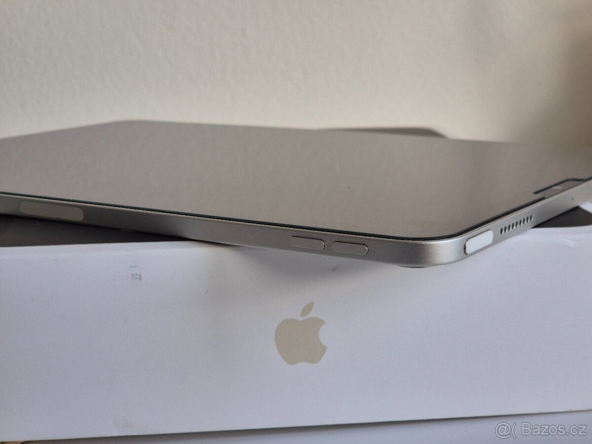 Apple iPad Air M1 (5th Gen) 64GB 2022 - 6