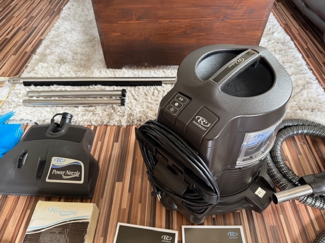 Nabízím k prodeji Rainbow vysavač E2 se zárukou - 6