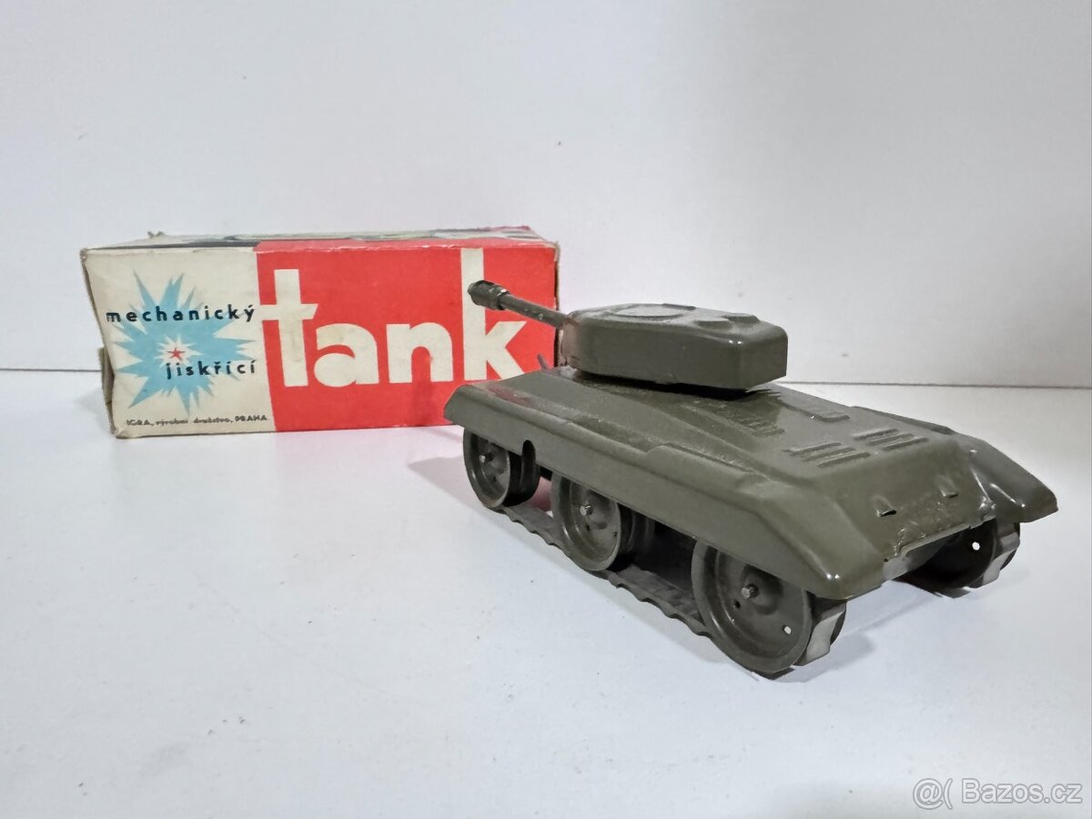 IGRA - stará hračka- Jiskřící tank - 6