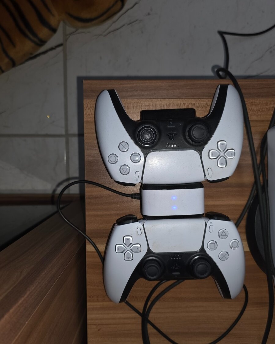 Prodám ps5 + VR2 virtuální realita - 6