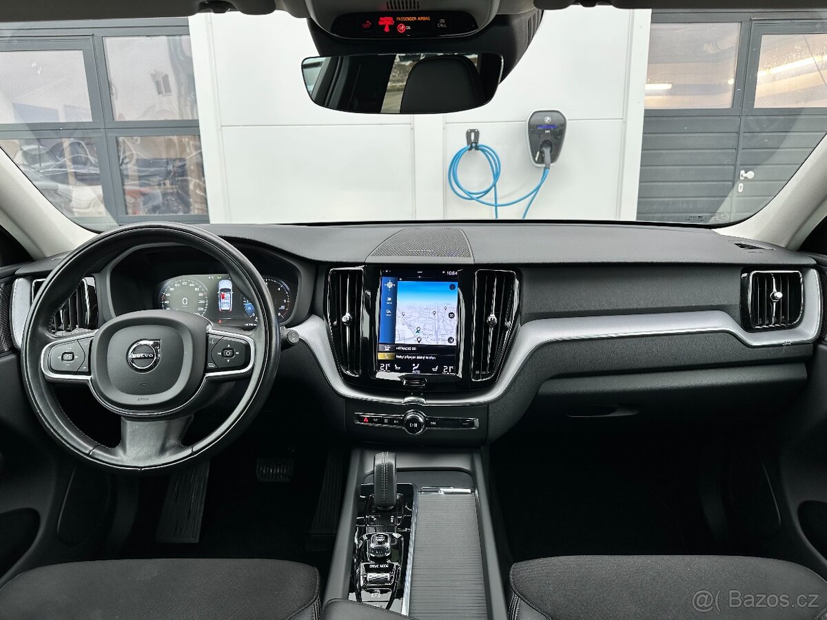•VOLVO XC60 B4 AWD MOMENTUM PRO, KEYLESS, TAŽNÉ• - 6
