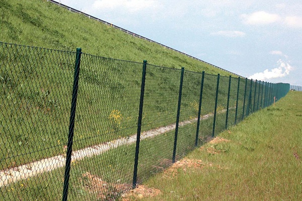 Montáž plotů,montáž 2D a 3D panelů,montáž brány a branky - 6