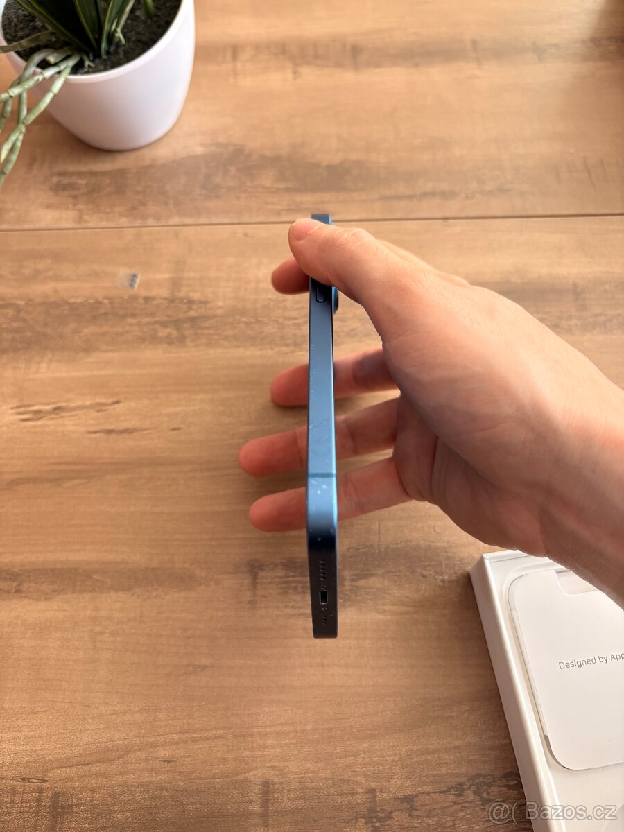 Apple iPhone 13 128GB modrý - 6