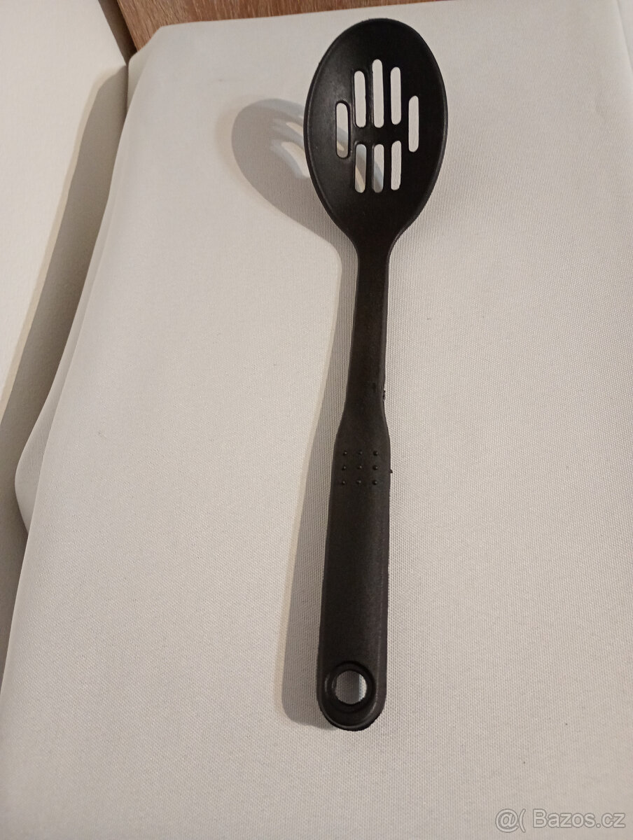 Kuchyňské nářadí závěsné, plast, nové, 5 ks - 6