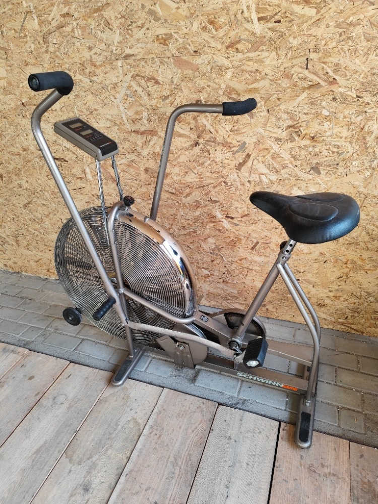 SCHWINN Airdyne Excersize Bike - 6