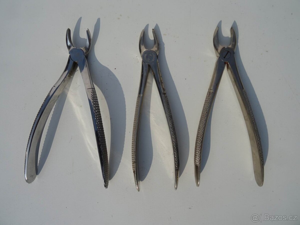 Staré cirurgické nástroje . - 6