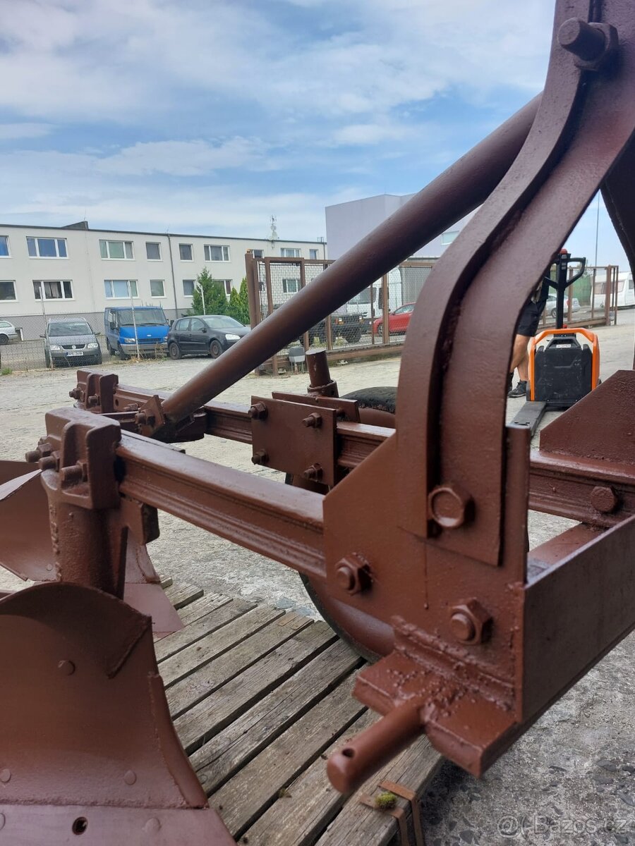 Dvou radliční pluh - 6