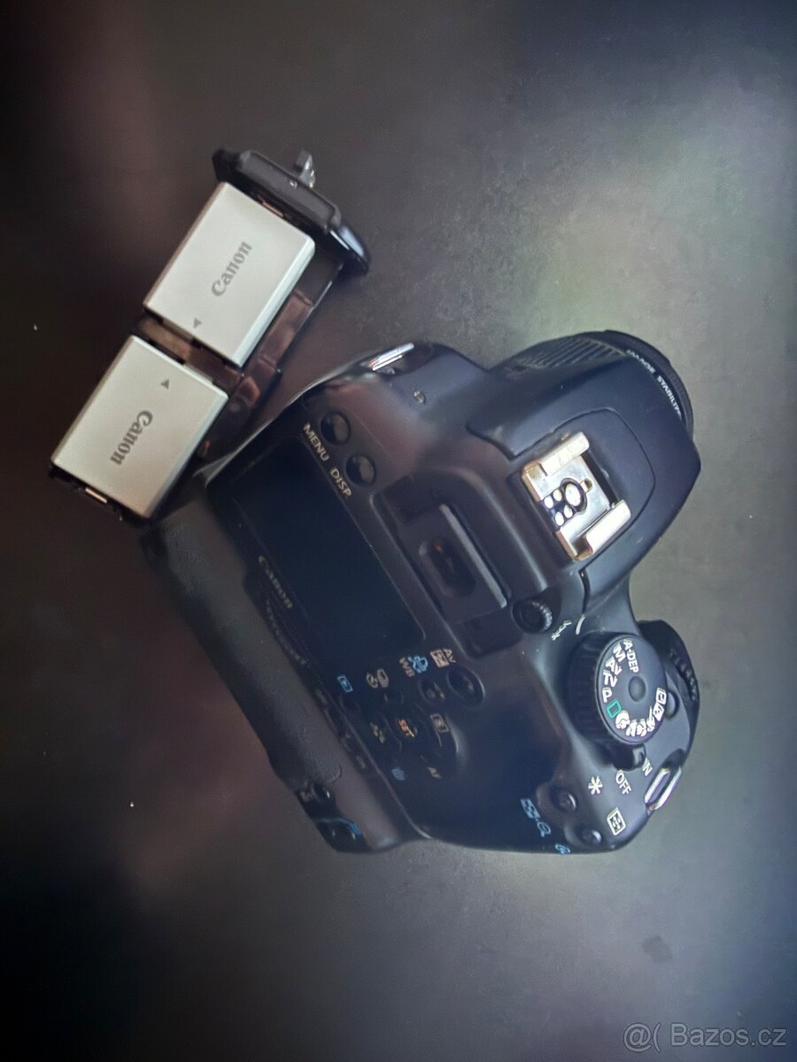 Canon EOS 1000D + EF-s 18-55 1/3.5 -. 5.6 IS + BG-E5 - 6