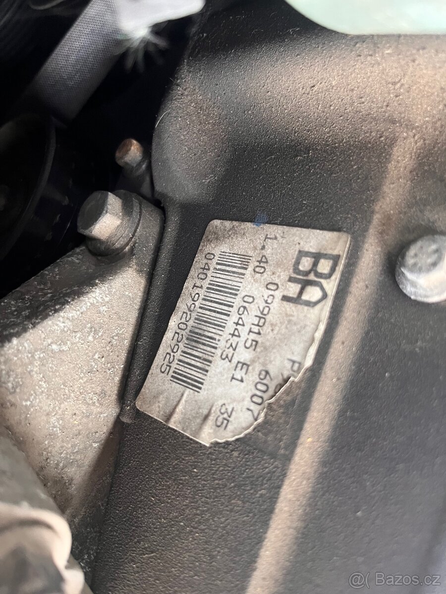 VEŠKERÉ ND FORD FOCUS 1.6 74KW 1998 - 6