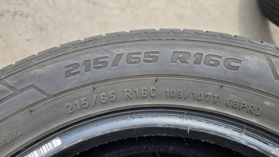 Letní pneu 215/65/16c Pirelli - 6