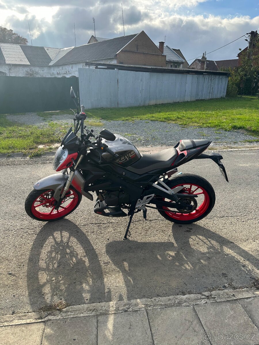 UM Xtreet 125, A1 - 6