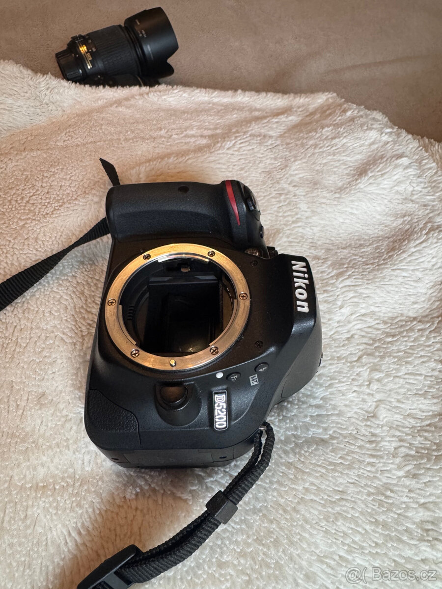 Nikon D5200 + 2 objektivy + stativ + brašna - 6