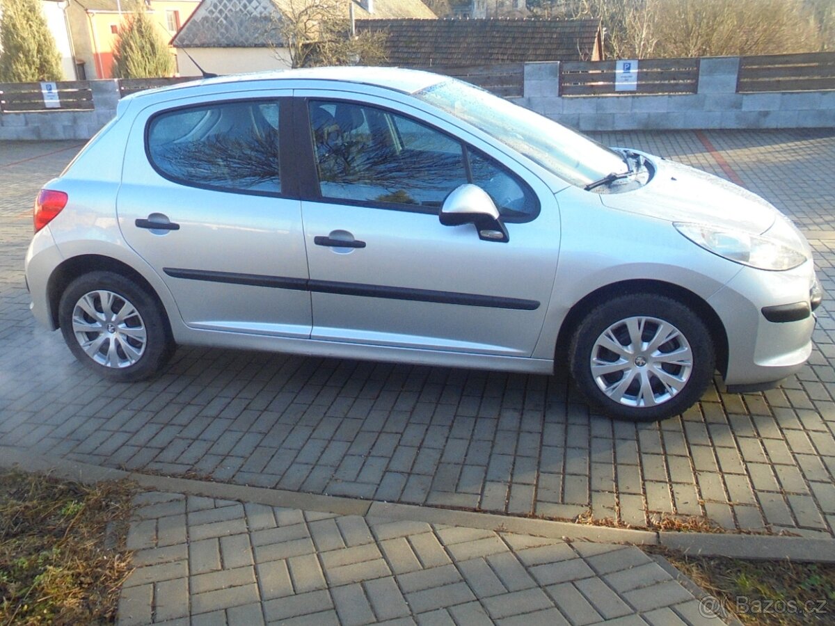 PEUGEOT 207 - 6
