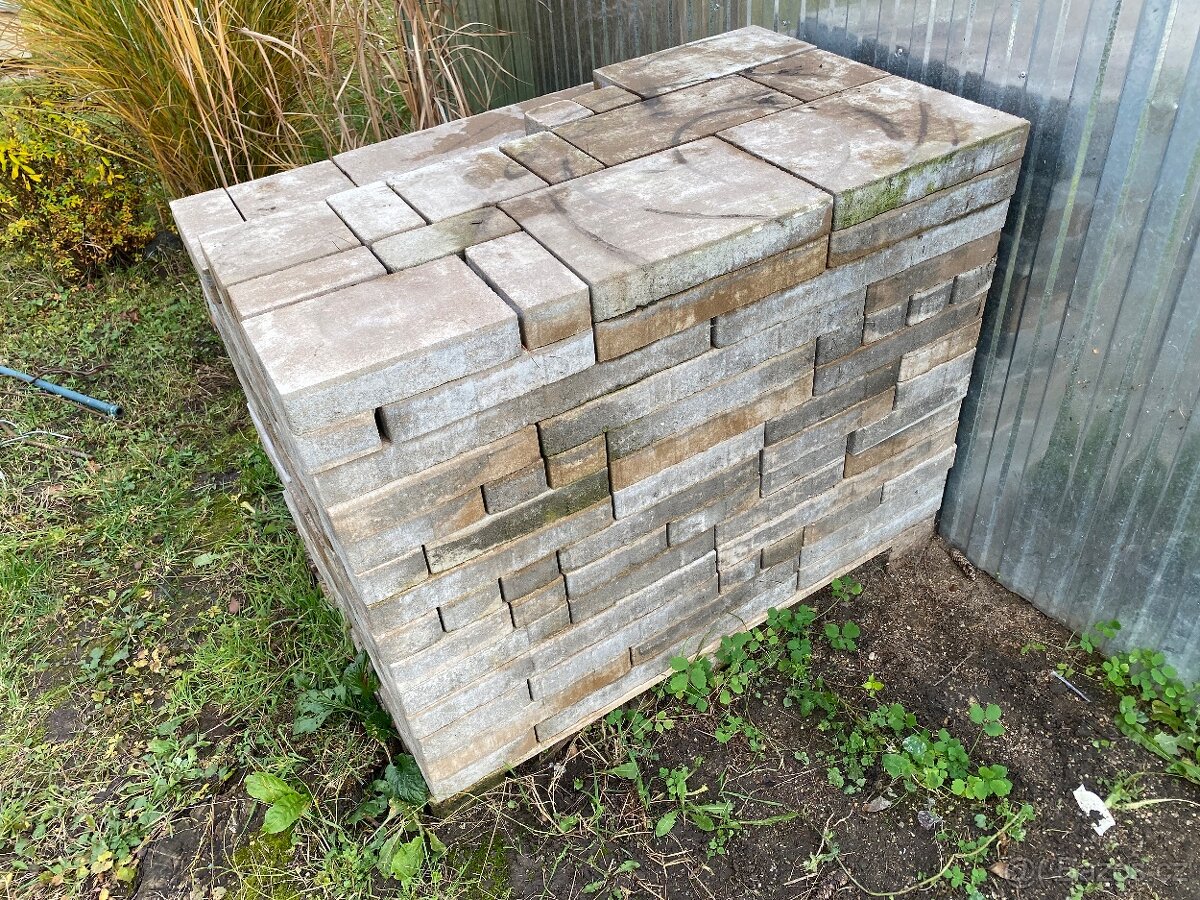 Dlažba zámková Ditton kombi 6 latte- 13,5 m/2 - nová- 6cm - 6