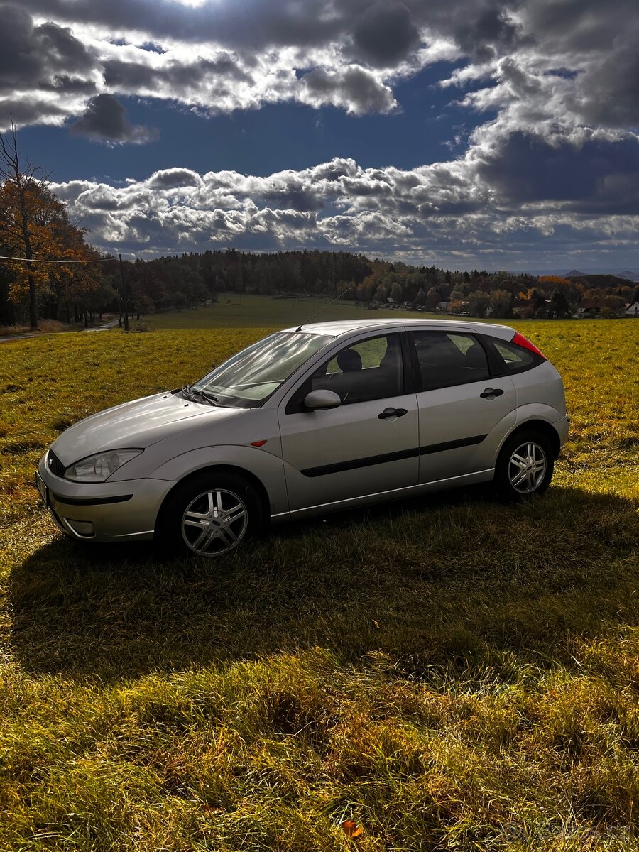 Ford Focus 1.4i - 6