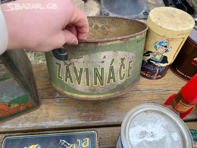 Stare plechovky - 6