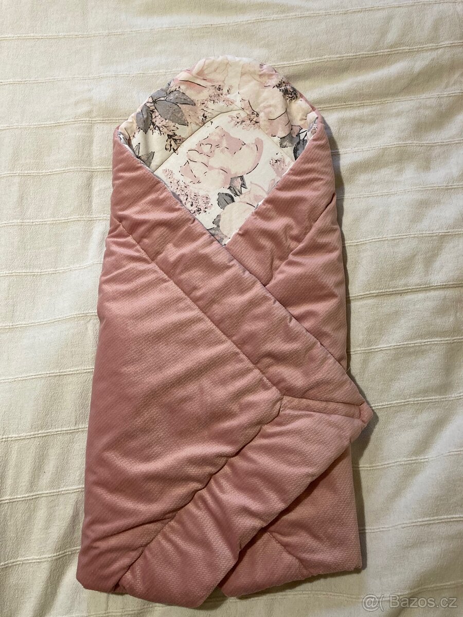 Souprava pro miminko - hnízdečko, zavinovačka a peřinky - 6