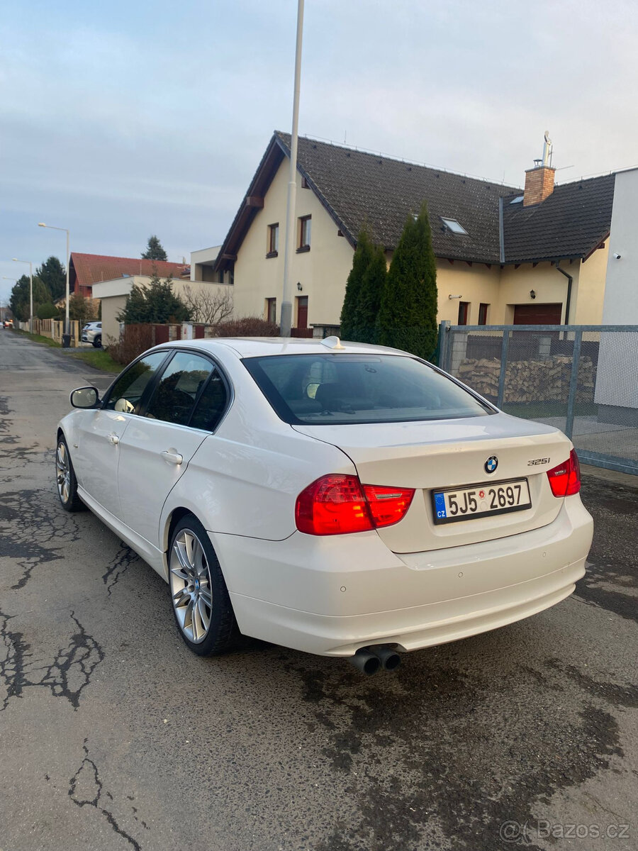 BMW e90 325i 160 kW - 6