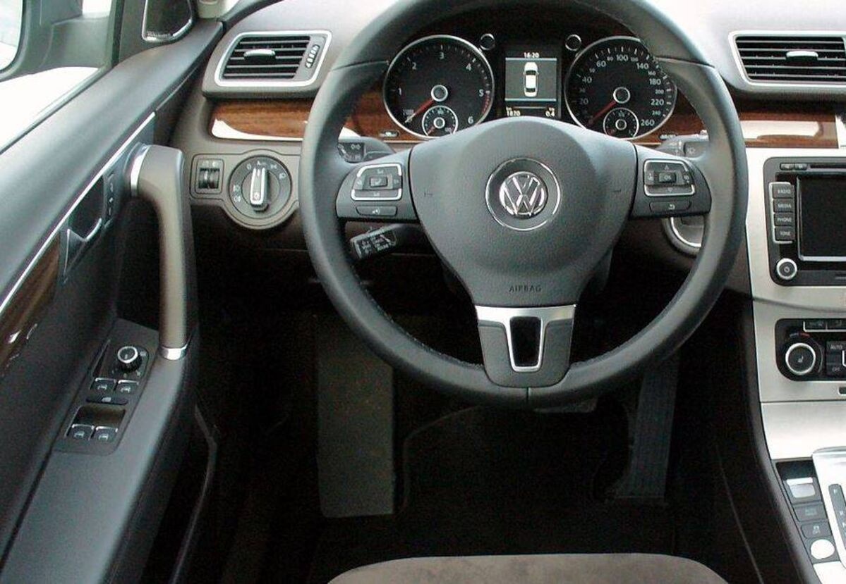 SADA VYPINACU OVLADACU INTERIERU - 6