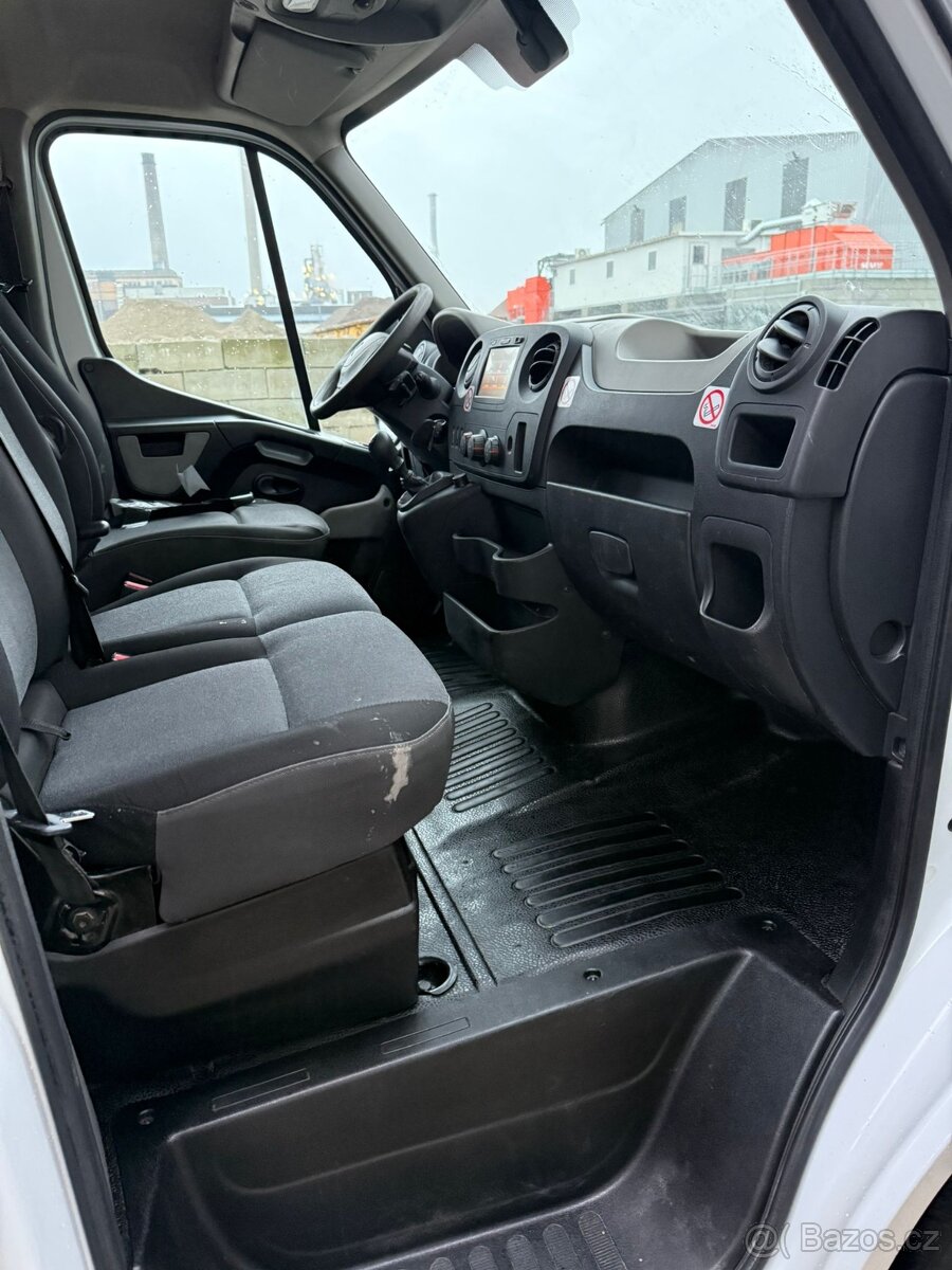 RENAULT MASTER 2,3 dci 6 místný - 6 míst -2016 1 majitel - 6