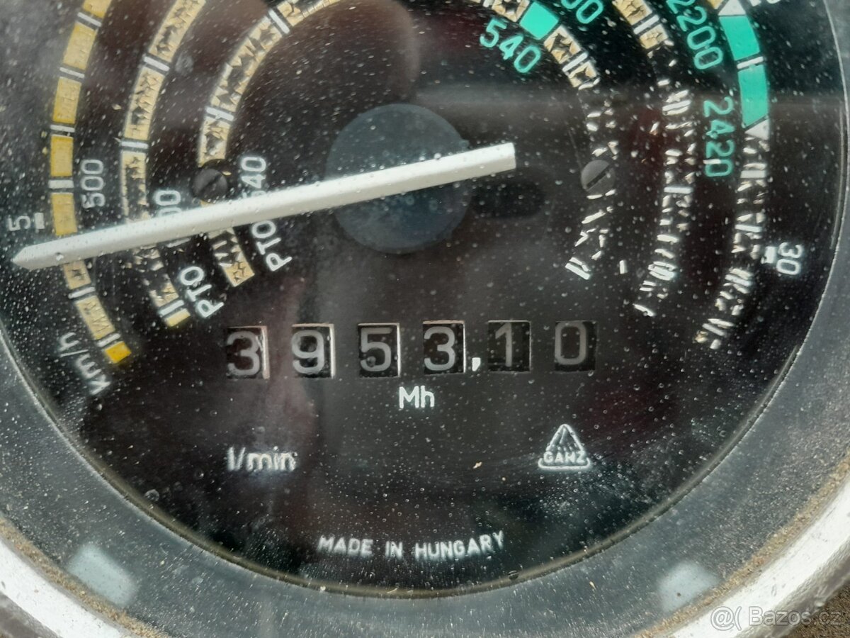 Traktor Zetor 7011 s čelním nakladačem a SPZ - 6