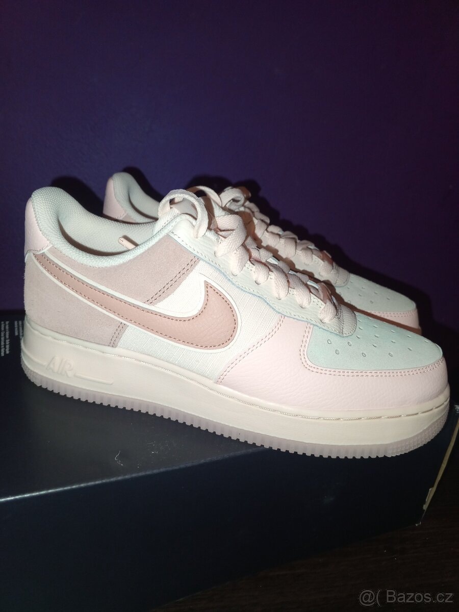 Nike Air Force 1 07 pink velikost - 6