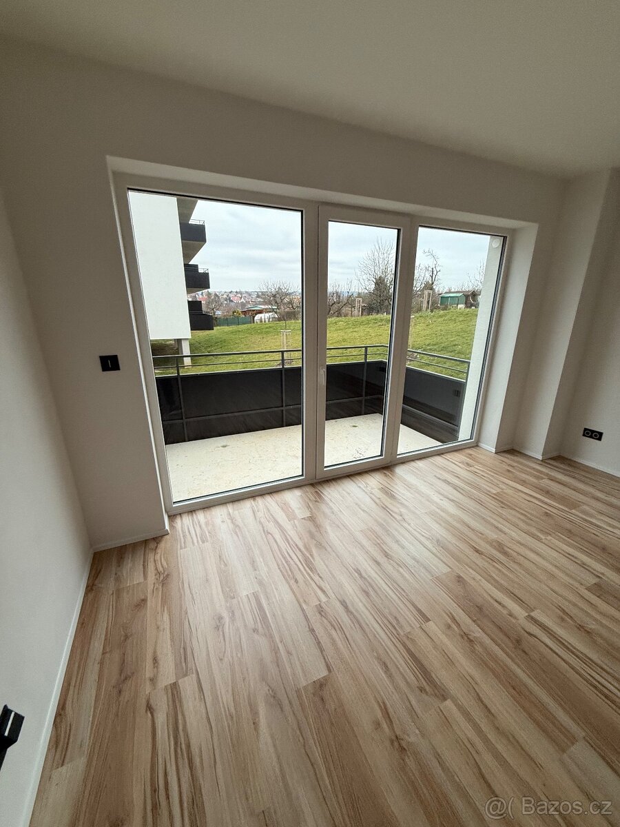 BYT-EXLUZIVNÍ 1+KK+balkon 43,88 2.pato věž A - 6