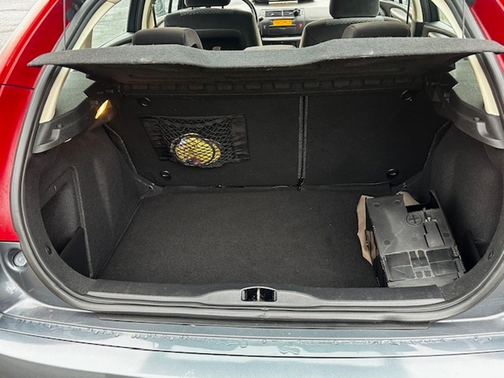 Citroen C4 1.6HDi, automat, r.2007, 2.majitel, serviska - 6