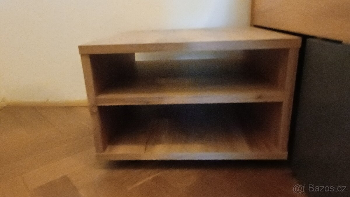 Manželská postel + šatní skříň - 6