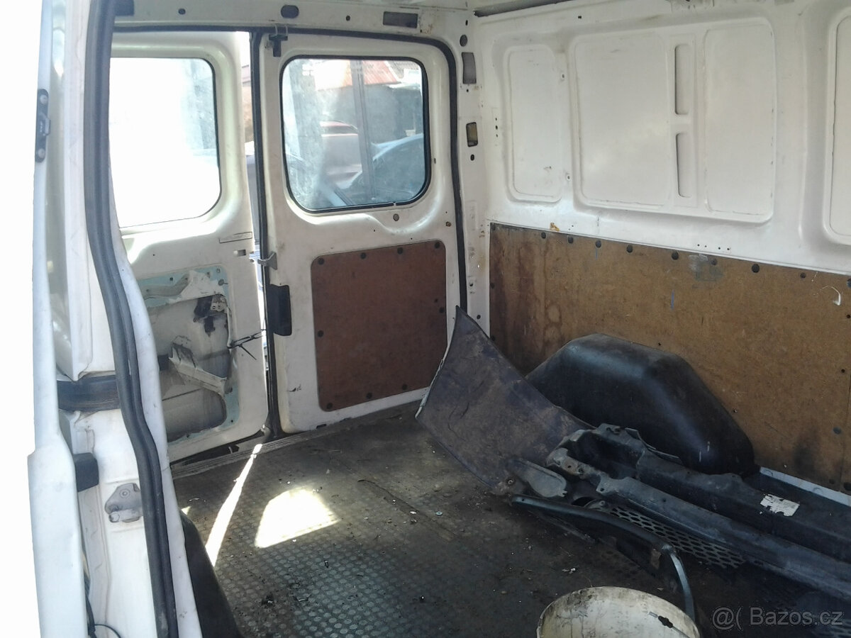 Ford Transit 2.0 nafta - použité díly z tohoto vozu - 6