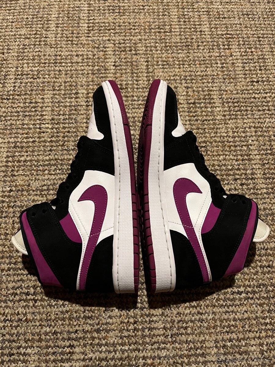 Nike Air Jordan 1 Mid Magenta - 6