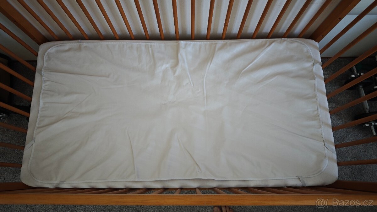 Dřevěná dětská postýlka - 6