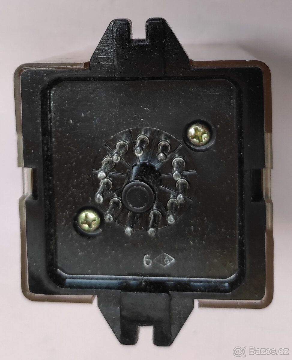Relé OMRON - 6