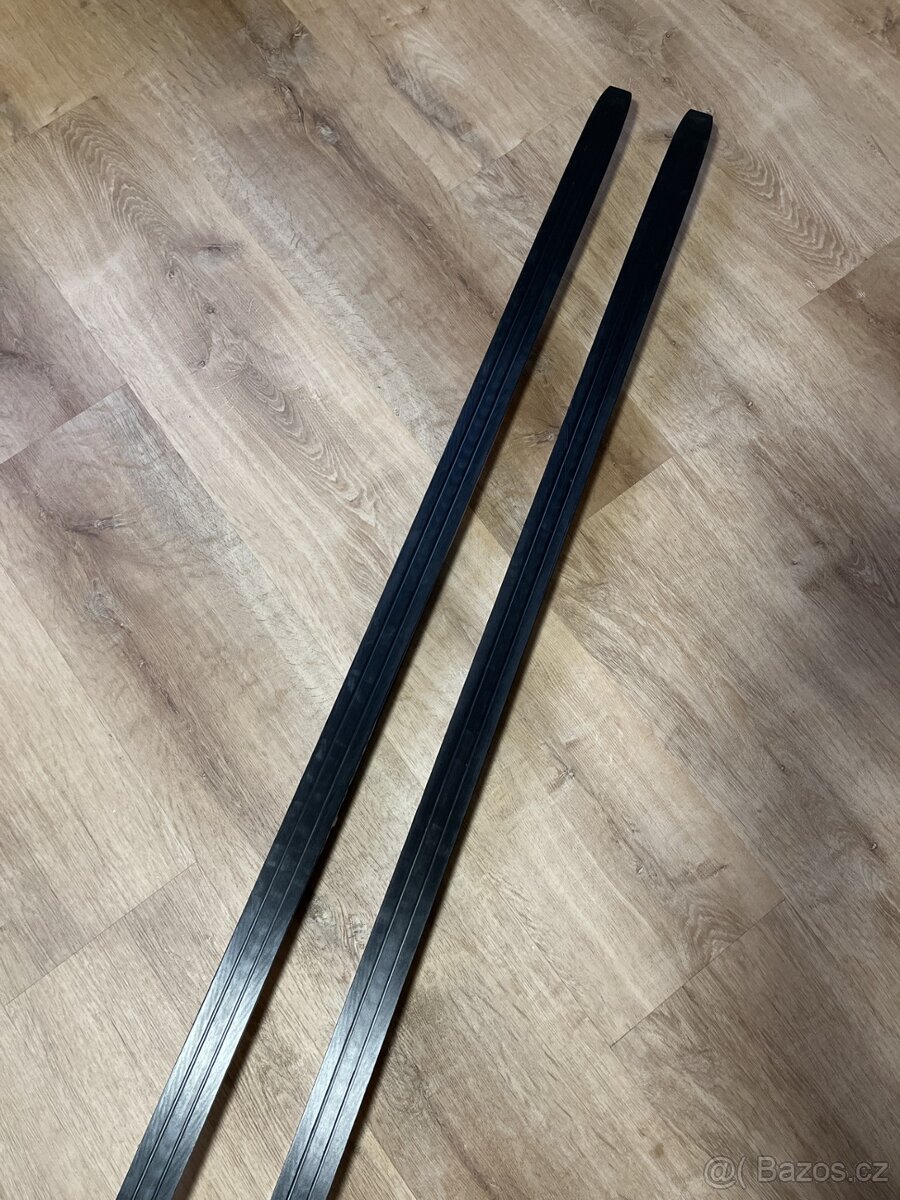 Běžkařská výbava-184cm, boty 41 1/3, hůlky 150cm - 6