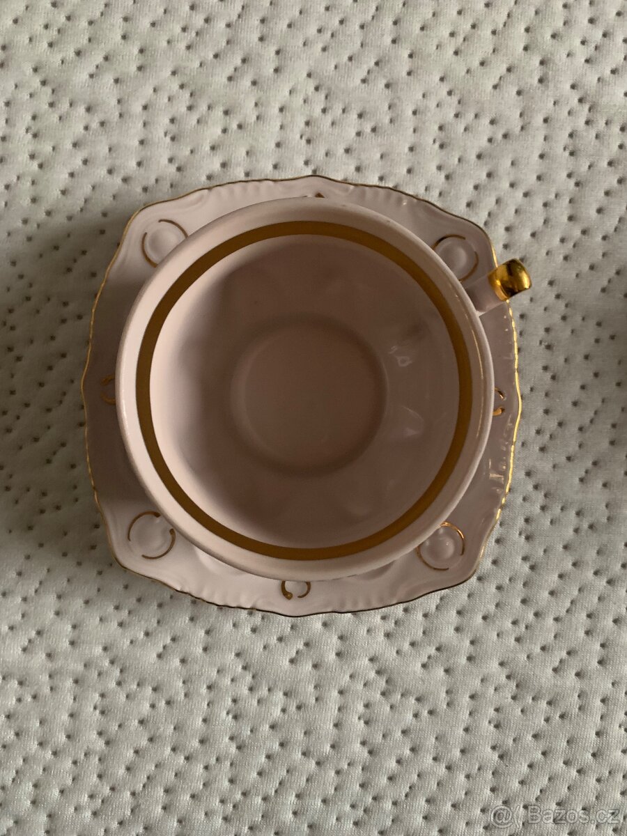 VINTAGE růžová sada nadobí - 6