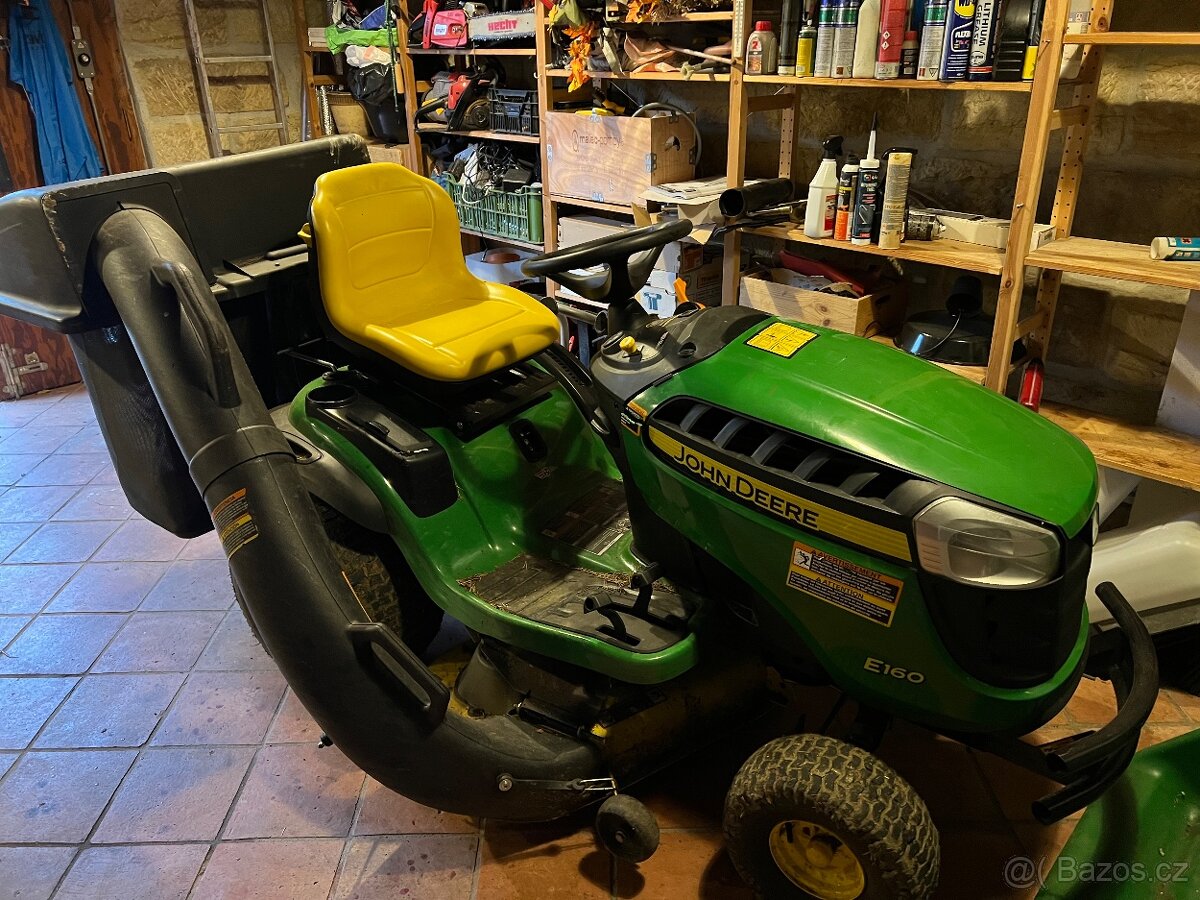 Traktůrek John Deere - 6