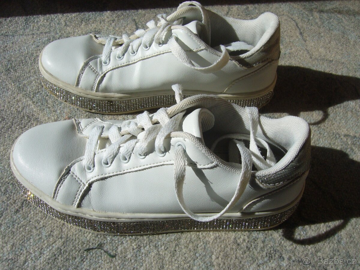 Prodám dívčí vycházkové boty - 6