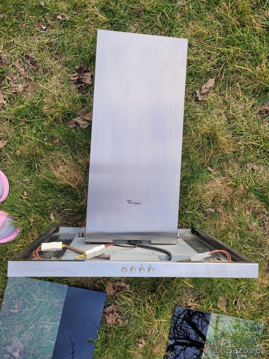 Komínová digestoř Whirlpool se sklem - 6