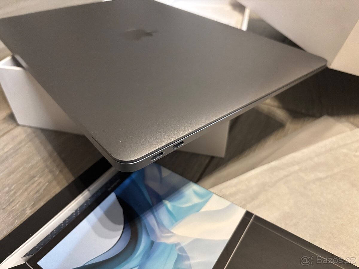 Apple MacBook Air 13 - 6