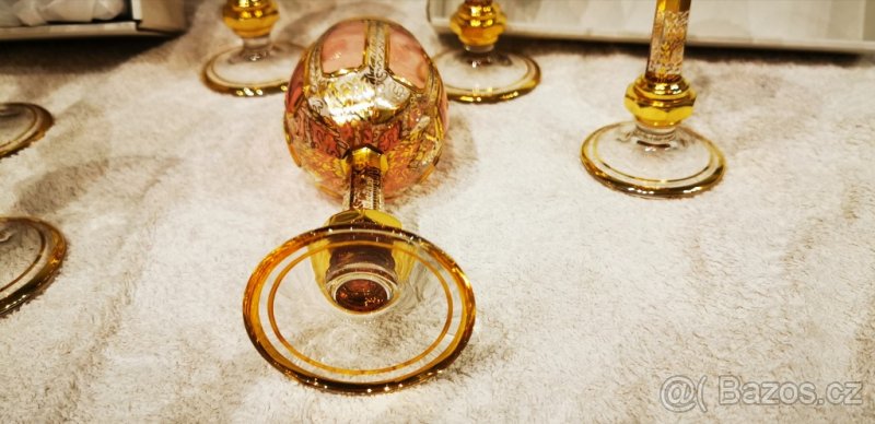 6 dílnou sadu kalených rubínových sklenek se zlacením - 6