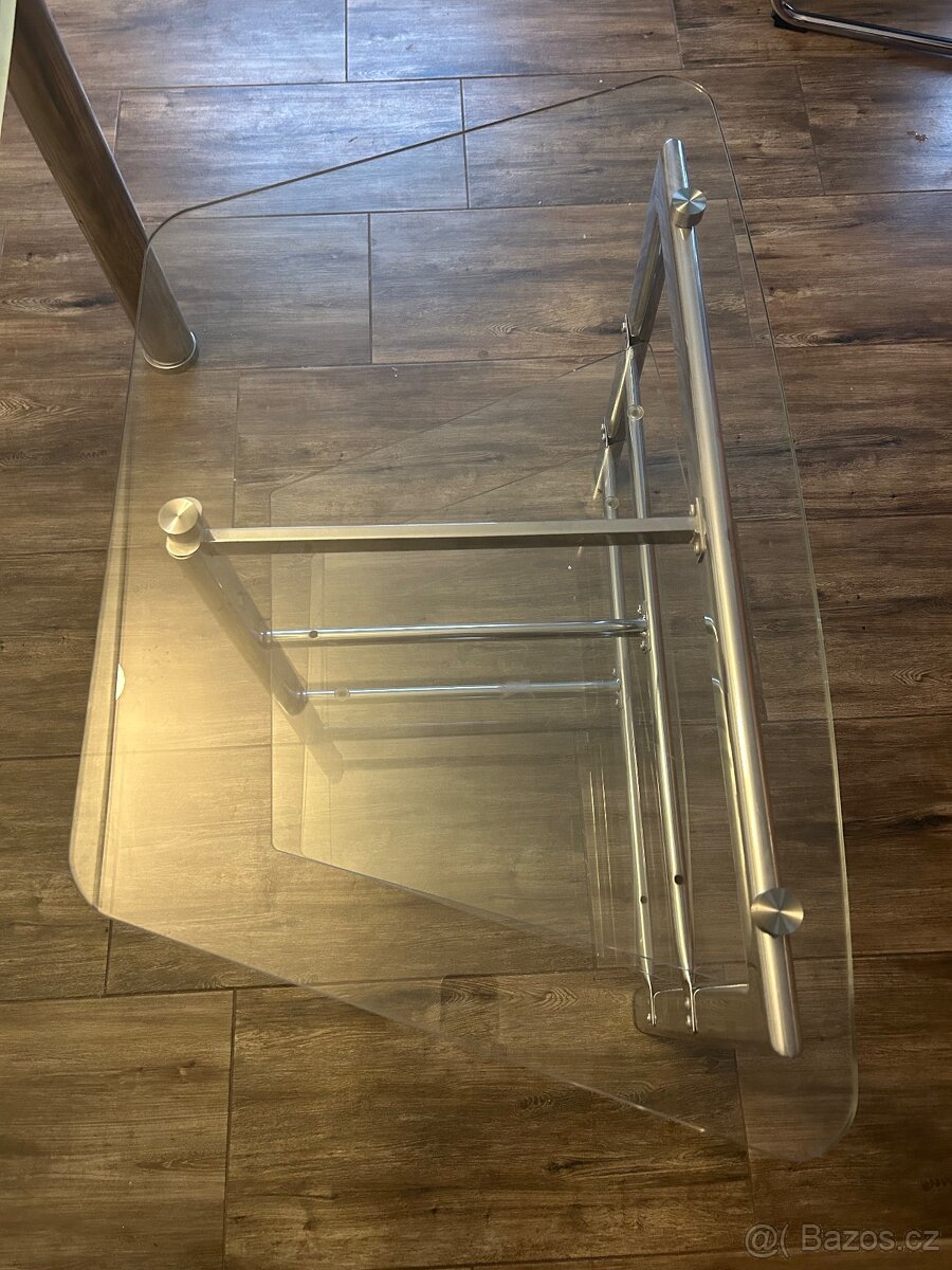 Velký skleněný stůl a skleněný stolek - 6