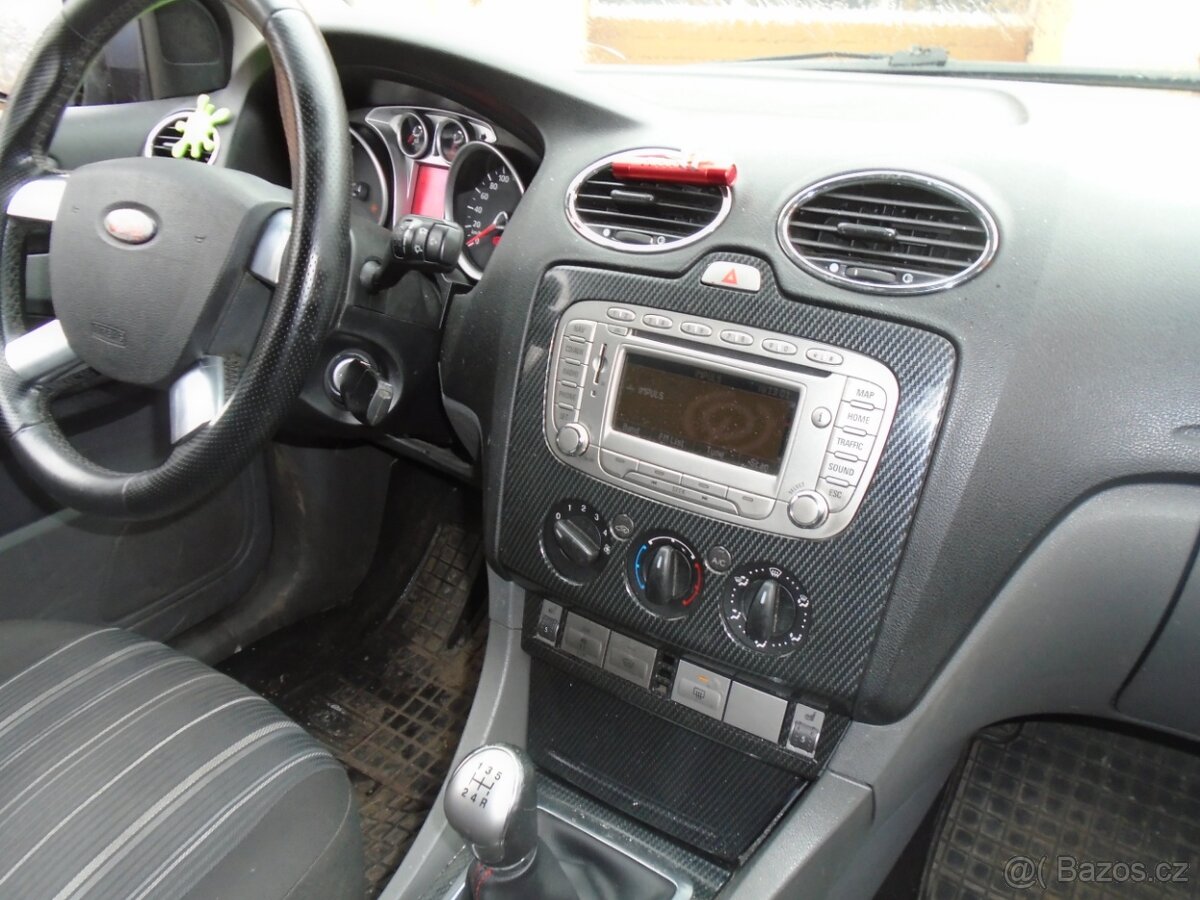 ford focus 1,6tdci 08 díly ST nárazník přední - 6